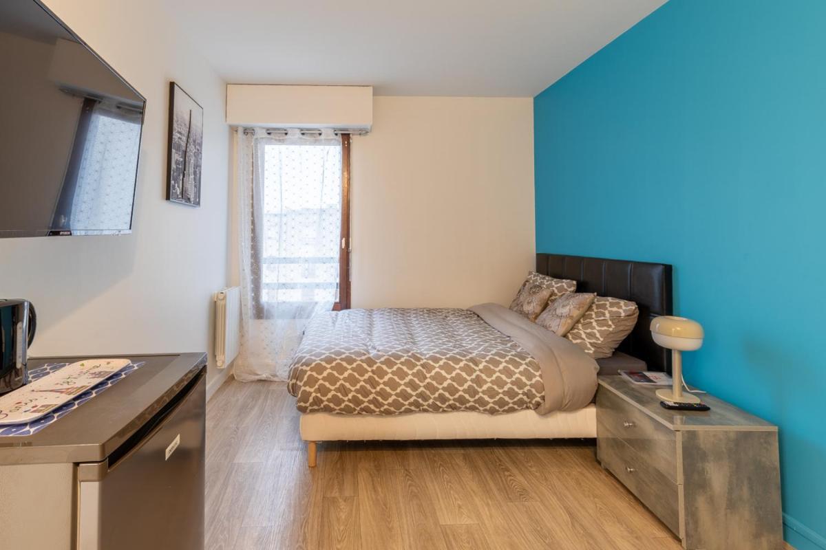 Le Beau Refuge Parisien De Cergy - Parisian Modern Flat At Cergy Bed & Breakfast Exterior photo