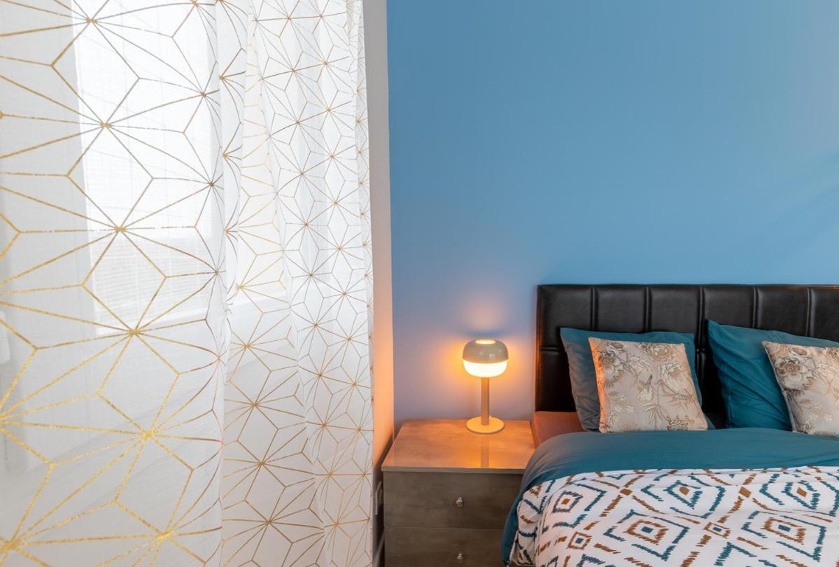 Le Beau Refuge Parisien De Cergy - Parisian Modern Flat At Cergy Bed & Breakfast Exterior photo